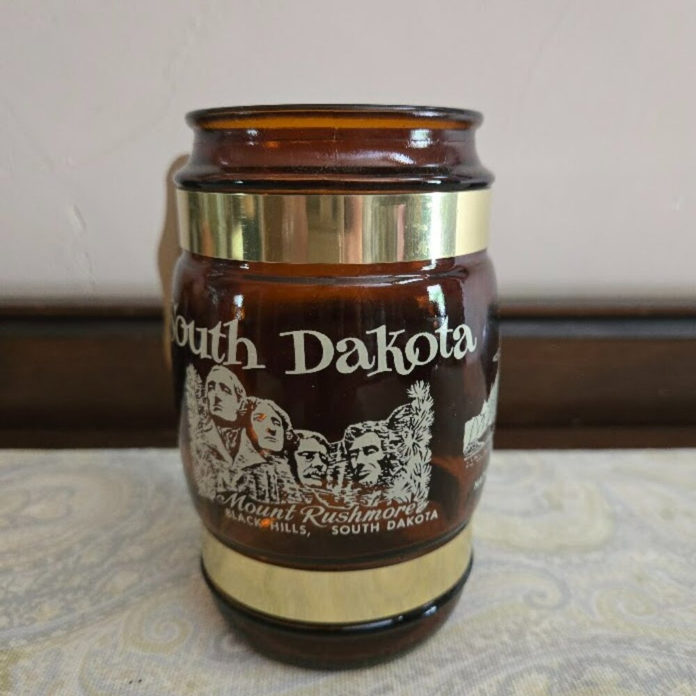 Vintage SIESTA WARE SOUVENIR MUG CUP South Dakota Mt. Rushmore Badlands